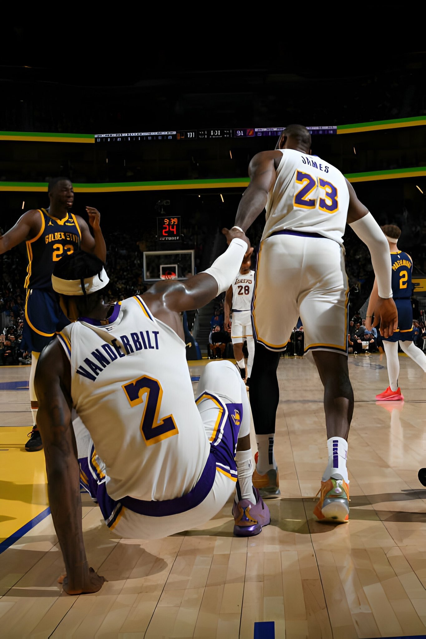 爱游戏平台萨克拉门托国王赛后扳平良机；志在CBA常规赛名次提升；质疑声仍在；资深球员宣示担当的简单介绍